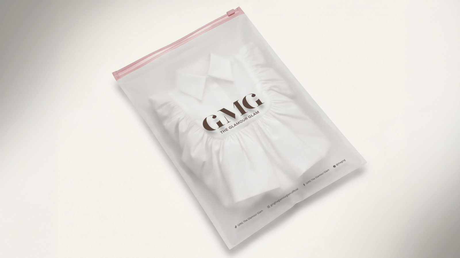 GMG — ตัวอย่างการใช้งานแบรนด์ (mockup) แบรนด์แฟชั่น