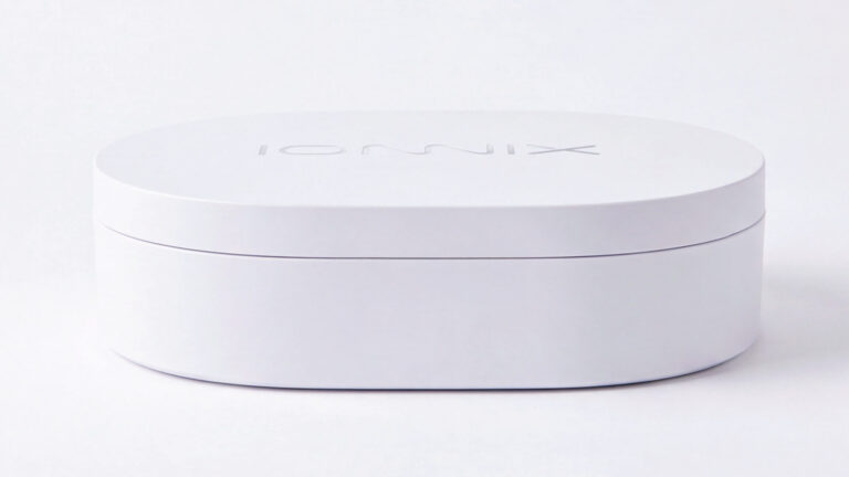IONNIX — ตัวอย่างการใช้งานแบรนด์ (mockup) แบรนด์ beauty tech